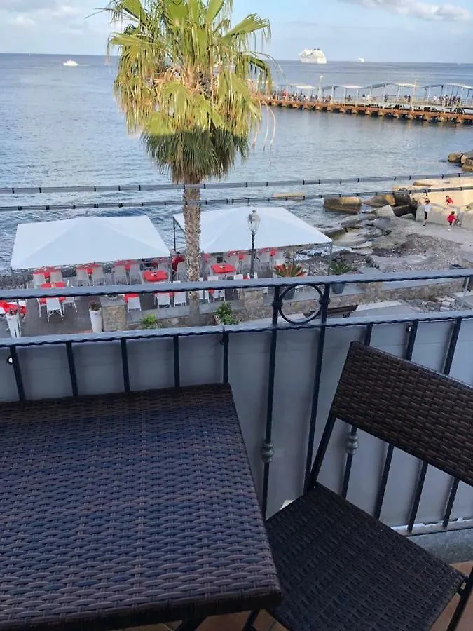 Deluxe Lipari Room بيت ضيافة ليباري