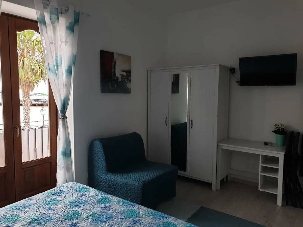 Deluxe Lipari Room